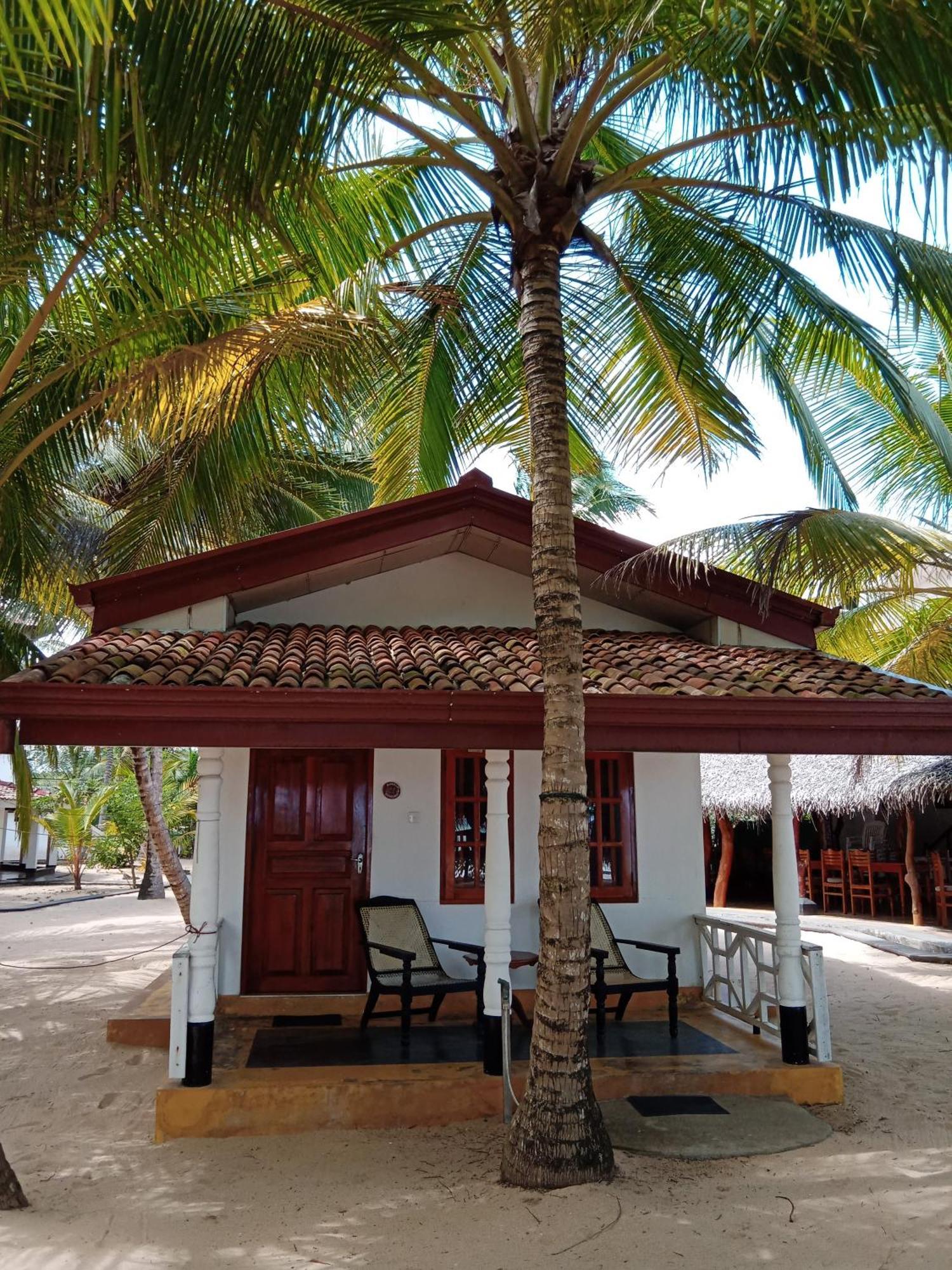 Ibisbird Beach Bungalows, Sport, Spa And Restaurant Тангалле Екстер'єр фото